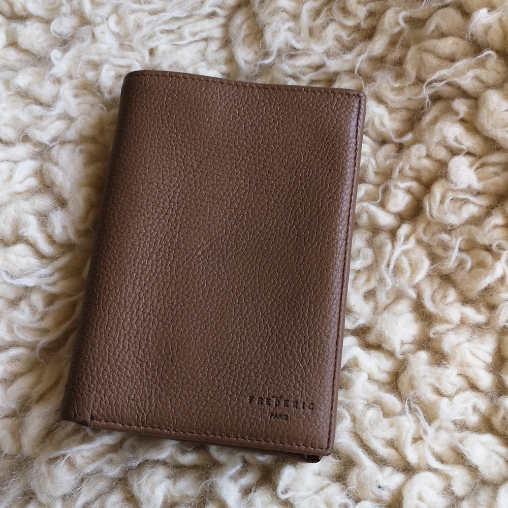 Frederic T Paris leather wallet